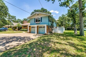 704 Roberts Cut Off Rd in River Oaks, TX - Building Photo - Building Photo