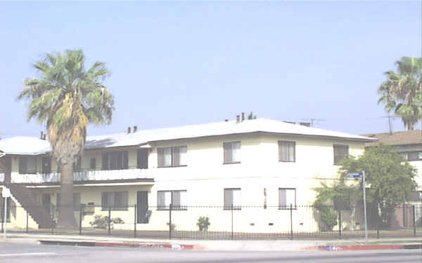 11455 Sherman Way in North Hollywood, CA - Building Photo - Building Photo