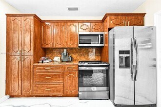 6840 SW 26th Ct in Miramar, FL - Building Photo - Building Photo