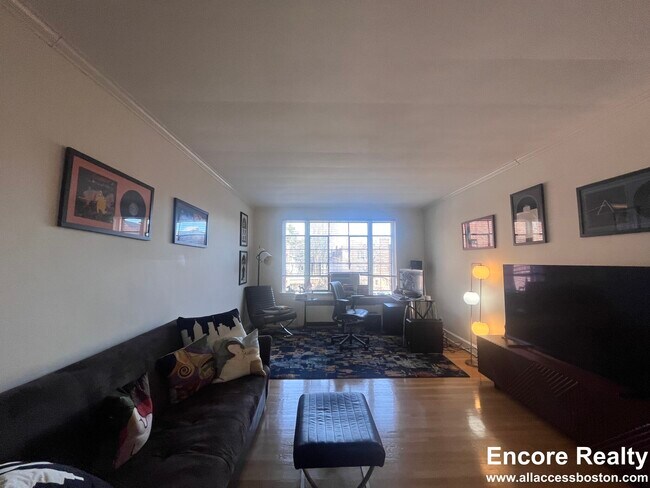 101 Longwood Ave, Unit 5 in Brookline, MA - Building Photo - Building Photo