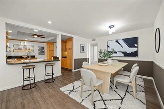 8180 Manitoba St, Unit 334 in Playa Del Rey, CA - Foto de edificio - Building Photo