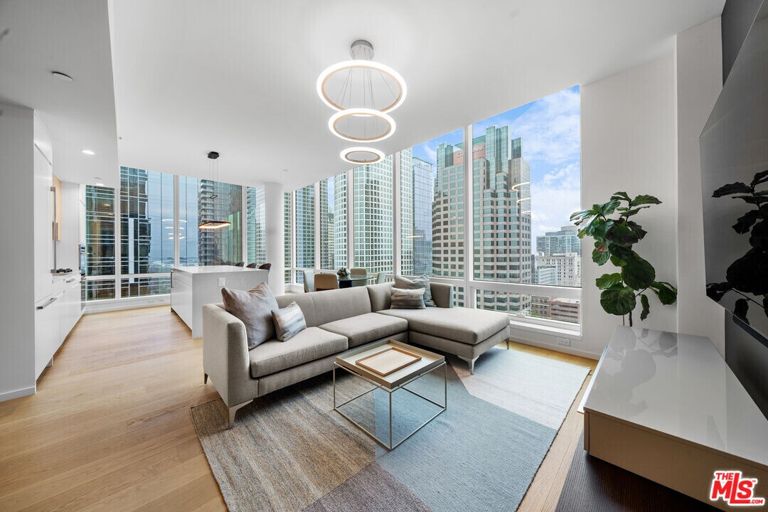 877 Francisco St in Los Angeles, CA - Building Photo