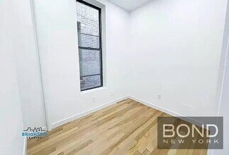 225 E 14th St in New York, NY - Building Photo - Building Photo