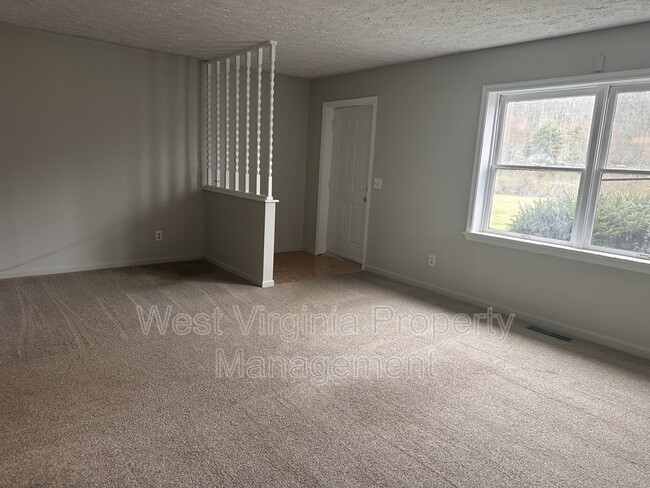 184 Wyndale Dr in Princeton, WV - Building Photo - Building Photo