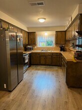 812 Greenwich Dr in Chico, CA - Building Photo - Building Photo