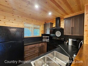 13477 Oak Run Rd in Oak Run, CA - Building Photo - Building Photo