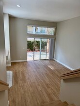 2112 Los Feliz Dr in Thousand Oaks, CA - Building Photo - Building Photo