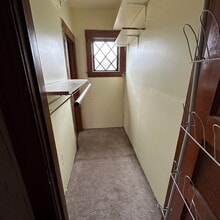 18 Harris St, Unit Central Pittsfield Apt. in Pittsfield, MA - Foto de edificio - Building Photo