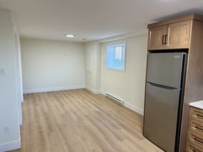 18 Kemble Ave in Paradise, NL - Building Photo - Building Photo