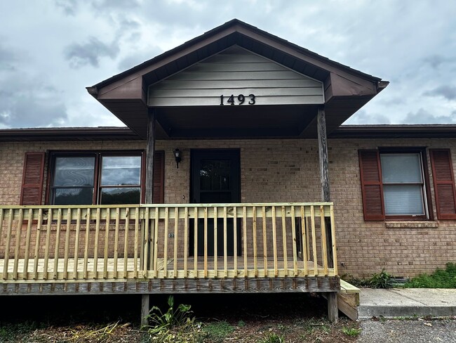property at 1493 Sandy Cir