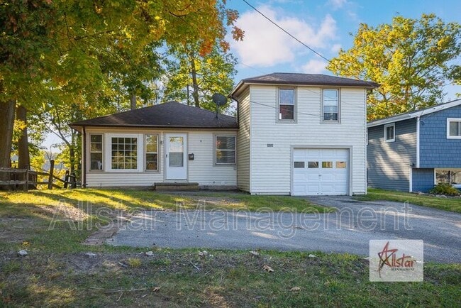 property at 8958 Woodridge Ln