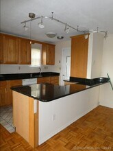 203 W Walk in West Haven, CT - Building Photo - Building Photo