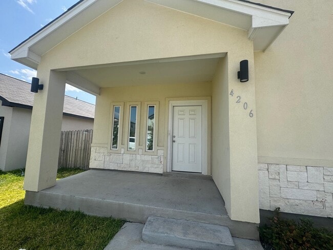 4206 Gavilan Dr in Laredo, TX - Building Photo - Building Photo
