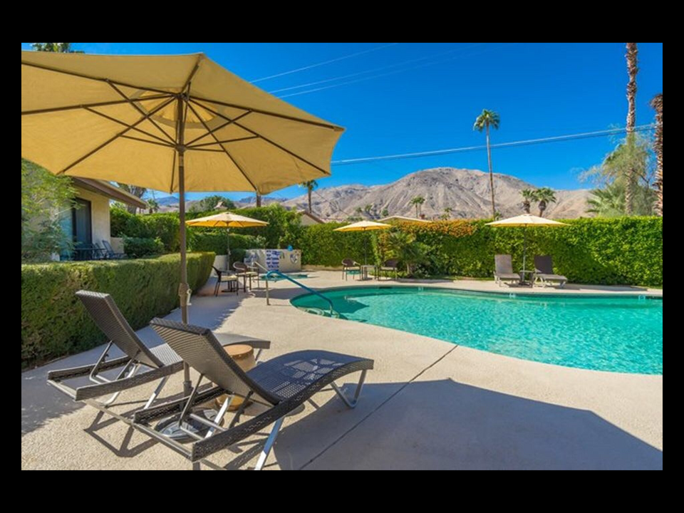 45719 W Verba Santa Dr in Palm Desert, CA - Foto de edificio