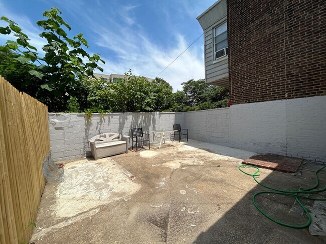329 Reed St in Philadelphia, PA - Building Photo - Building Photo