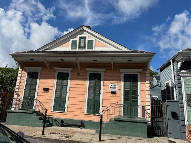 728 Ursulines Ave in New Orleans, LA - Building Photo