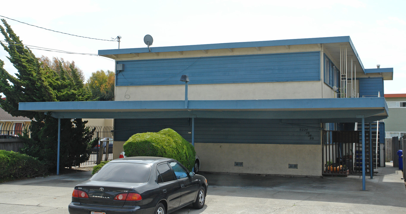 5224 Burlingame Ave in Richmond, CA - Building Photo