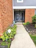 402 Mulberry Cove in Mount Laurel, NJ - Building Photo