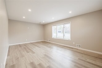 27 Homestead Dr in Fairport, NY - Building Photo - Building Photo