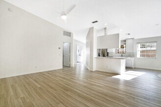 8128 Montserrat Pl in Wellington, FL - Building Photo - Building Photo