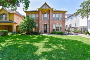 4813 Holly St in Bellaire, TX - Building Photo