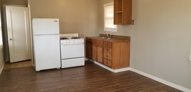 2422 22nd Pl in Lubbock, TX - Building Photo - Building Photo