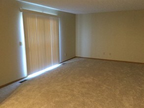 383 Wheatfield Dr in Delaware, OH - Building Photo - Building Photo