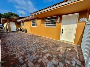 666 W 17th St in Hialeah, FL - Building Photo - Building Photo