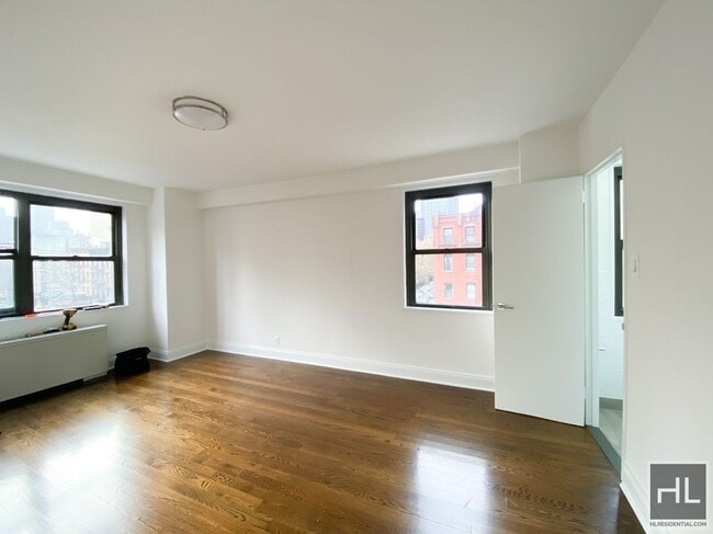 E 88th St in New York, NY - Building Photo - Building Photo