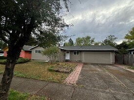 2285 Tyler St in Eugene, OR - Building Photo