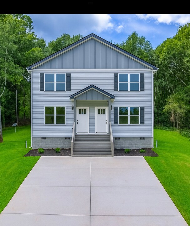 121 Brookmeade Dr in Anderson, SC - Foto de edificio