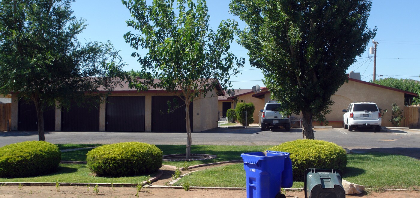 20395 Rimrock Rd in Apple Valley, CA - Building Photo