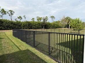 400 SE Mulberry Wy in Port St. Lucie, FL - Building Photo - Building Photo