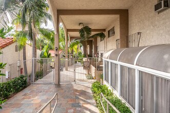 North Pointe Villas in La Habra, CA - Building Photo - Building Photo