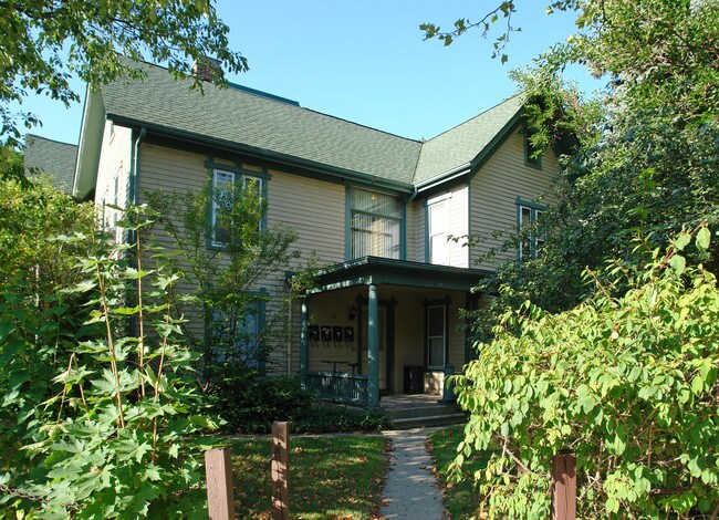 126 Packard St in Ann Arbor, MI - Foto de edificio - Building Photo