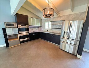 2553 Bessie St in Delray Beach, FL - Building Photo - Building Photo