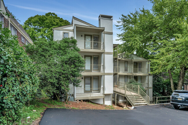 Caribou Apartments in Birmingham, AL - Building Photo - Building Photo