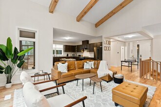 1051 Greensview Dr in Lake Of Bays, ON - Building Photo - Building Photo