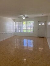 10110 Pan American Dr in Cutler Bay, FL - Building Photo - Building Photo