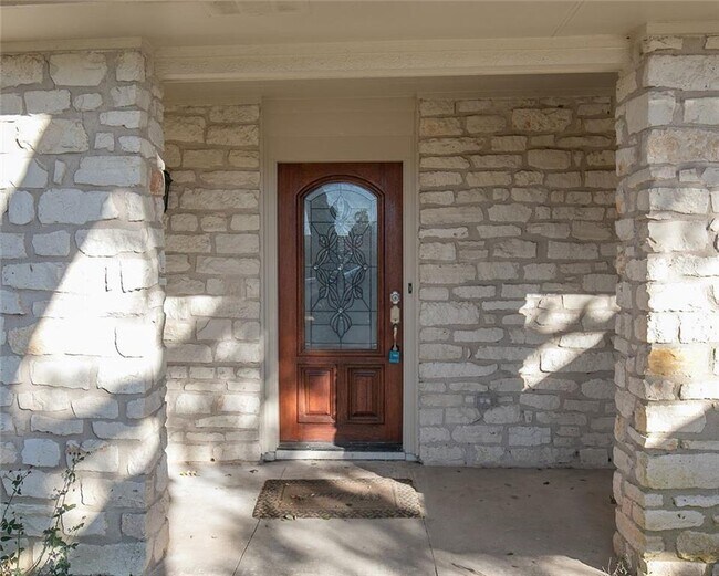 10509 Scotland Well Dr in Austin, TX - Building Photo - Building Photo
