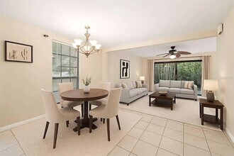 911 SW 57th Ter in Gainesville, FL - Building Photo - Building Photo