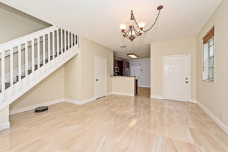 3709 San Simeon Cir in Weston, FL - Foto de edificio - Building Photo