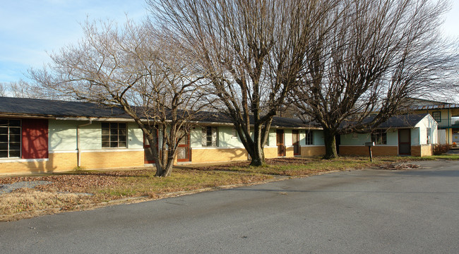 2020 N Bridge St in Elkin, NC - Foto de edificio - Building Photo