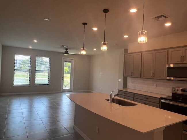 2280 Appleton Cir S in Oakland Park, FL - Foto de edificio - Building Photo