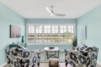 33 Plantation Dr, Unit 205 in Vero Beach, FL - Building Photo - Building Photo