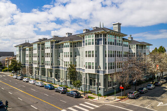 Landmark Place Condominiums in Oakland, CA - Foto de edificio - Building Photo