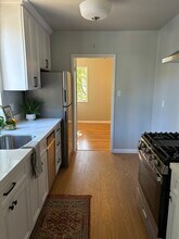 459 44th St, Unit D in Oakland, CA - Building Photo - Building Photo