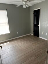 5826 Wildcat Canyon in San Antonio, TX - Building Photo - Building Photo