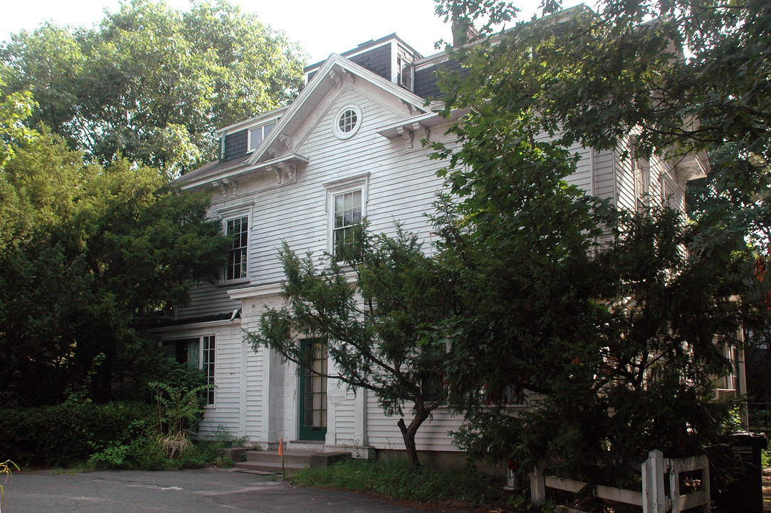 2 Brattle Cir in Cambridge, MA - Foto de edificio