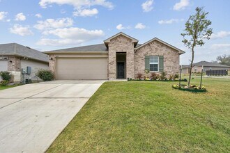 6012 Xene Dr in Austin, TX - Foto de edificio - Building Photo